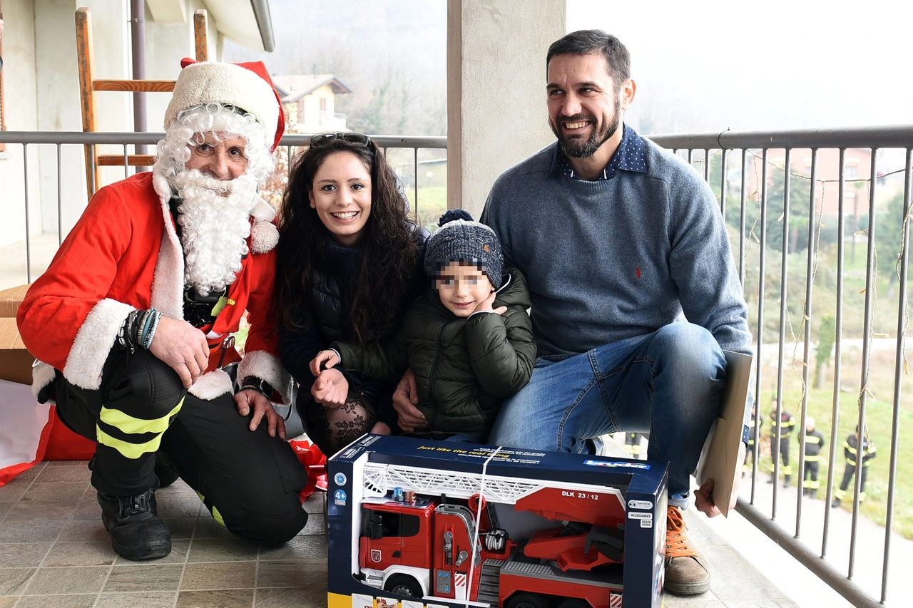 La consegna del regalo a Jonathan