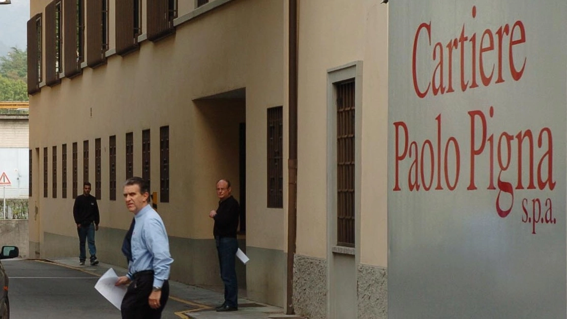 Lo stabilimento della «Cartiere Paolo Pigna», rinomata per l’alta qualità dei prodotti (De Pascale)