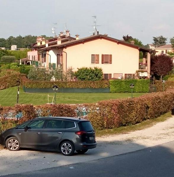 Brescia, addio alla piccola Eva: morta annegata in piscina dai nonni