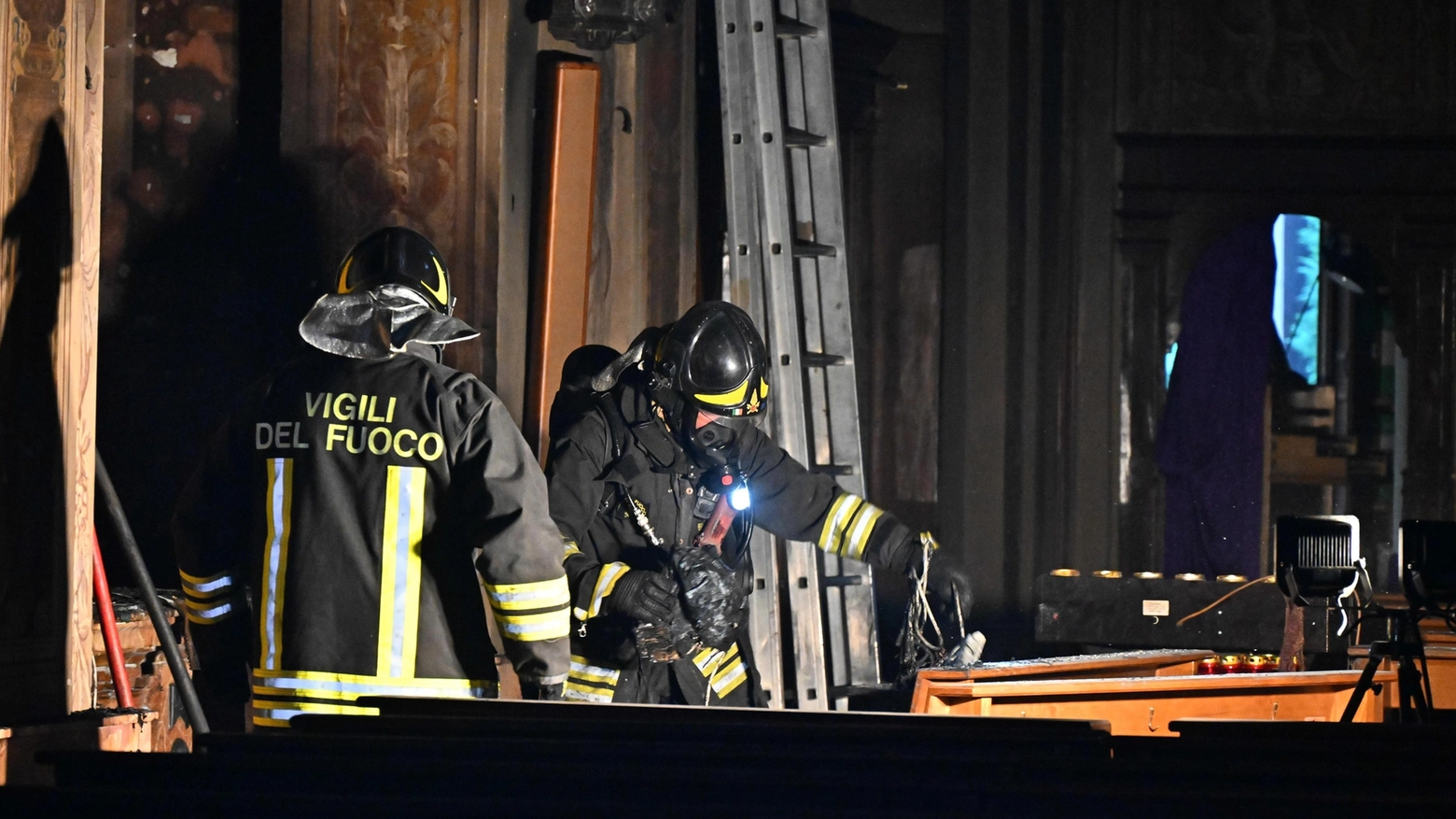 Chiusa la chiesa bruciata: "È stato un atto vandalico"