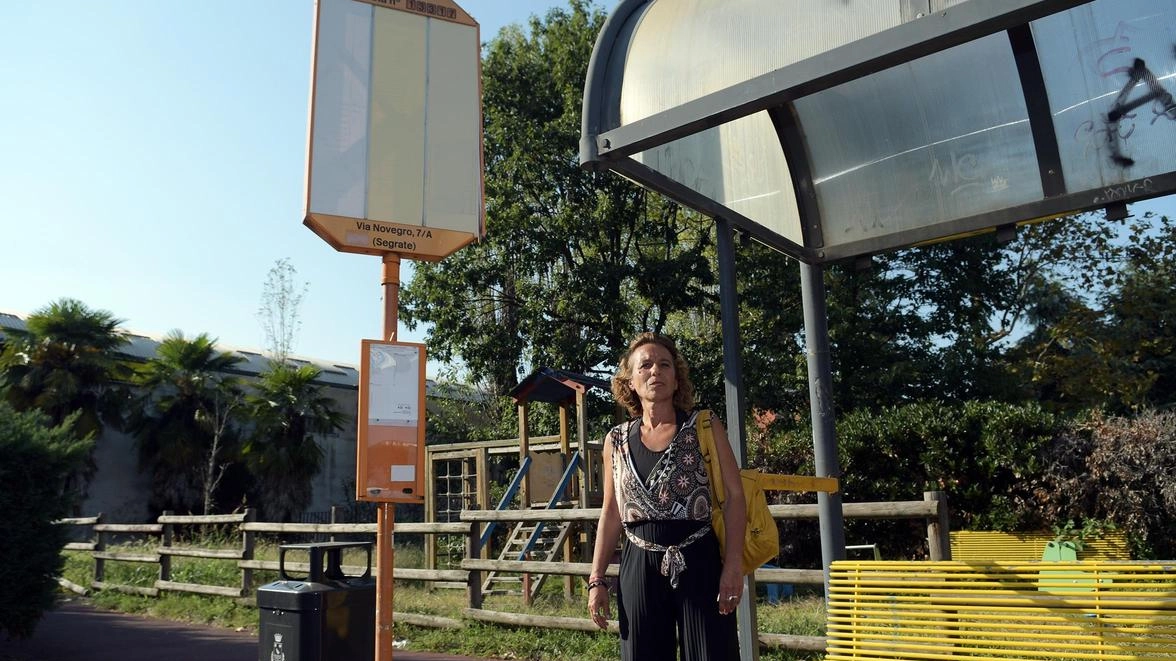 La protesta dei residenti a Novegro: "Ridateci i bus 73 e 38, siamo isolati"