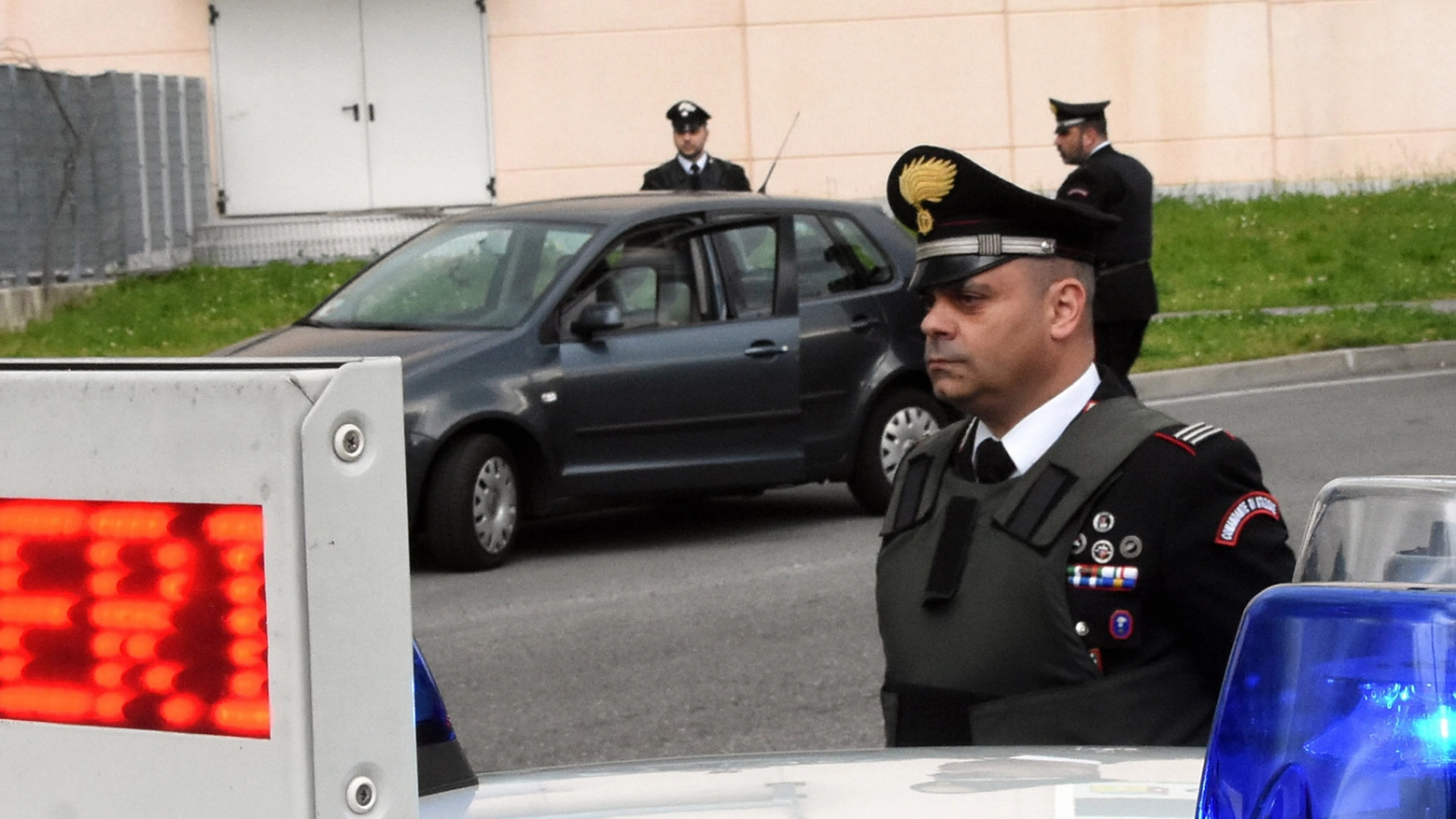 Sul posto i carabinieri di Seregno e Besana