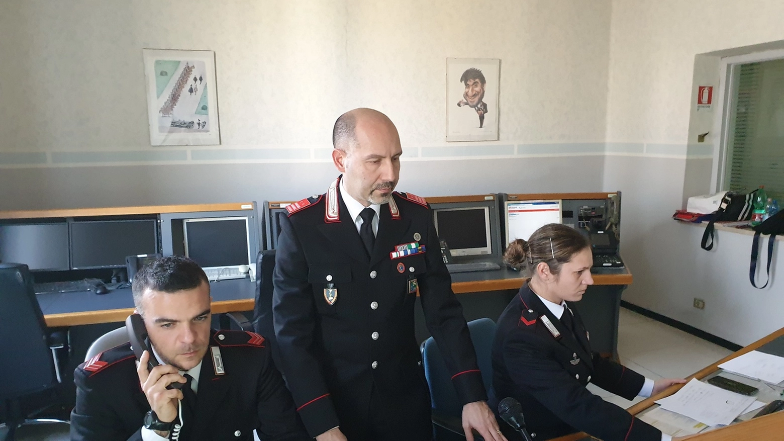 La centrale operativa dei carabinieri di Cremona 