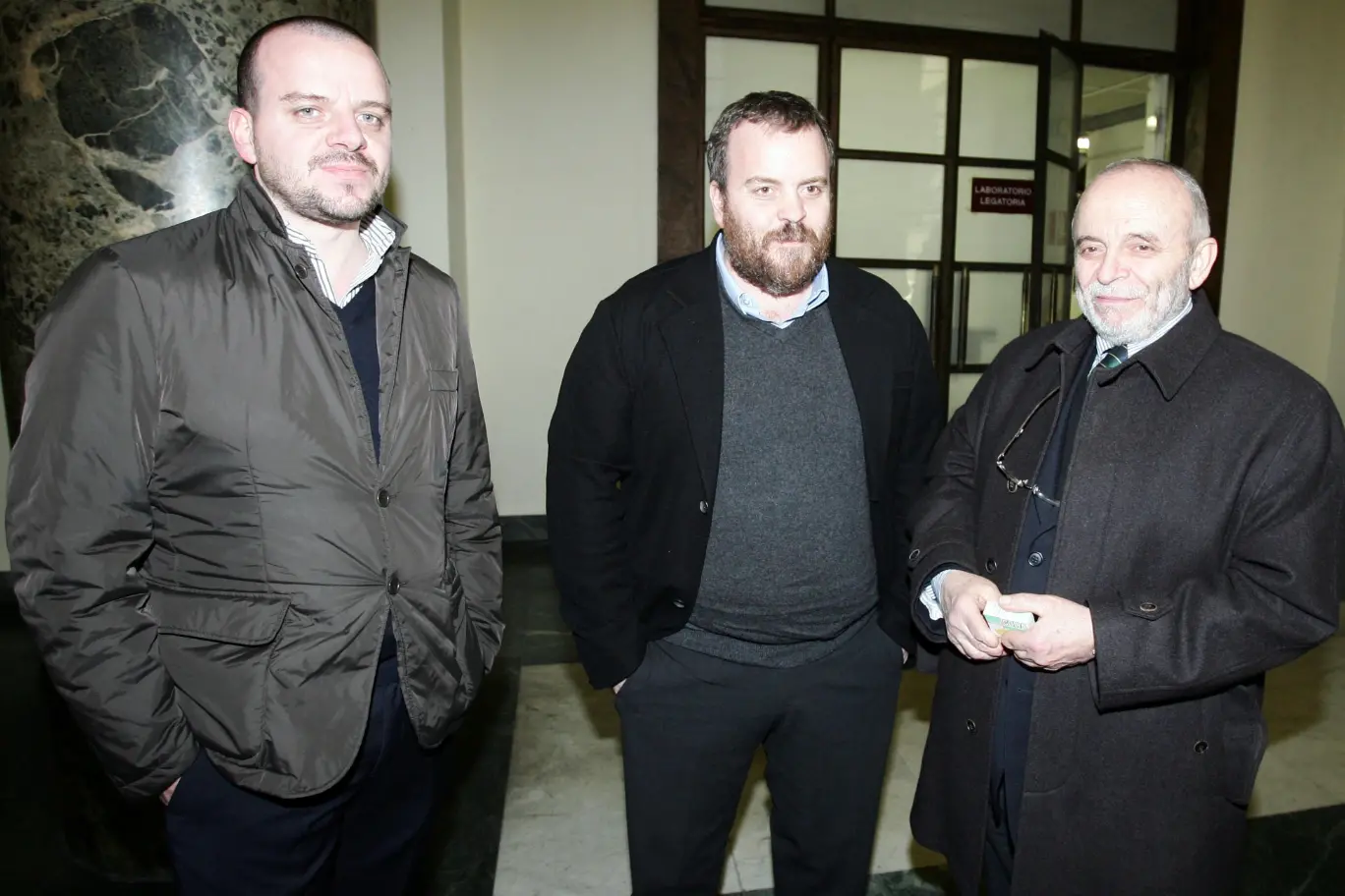 Beppe e Pietro Castagna col padre Carlo, familiari delle vittime della Strage di Erba