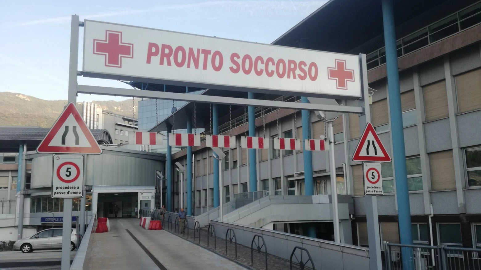 Ospedale Santa Chiara di Trento, pronto soccorso (Ansa)