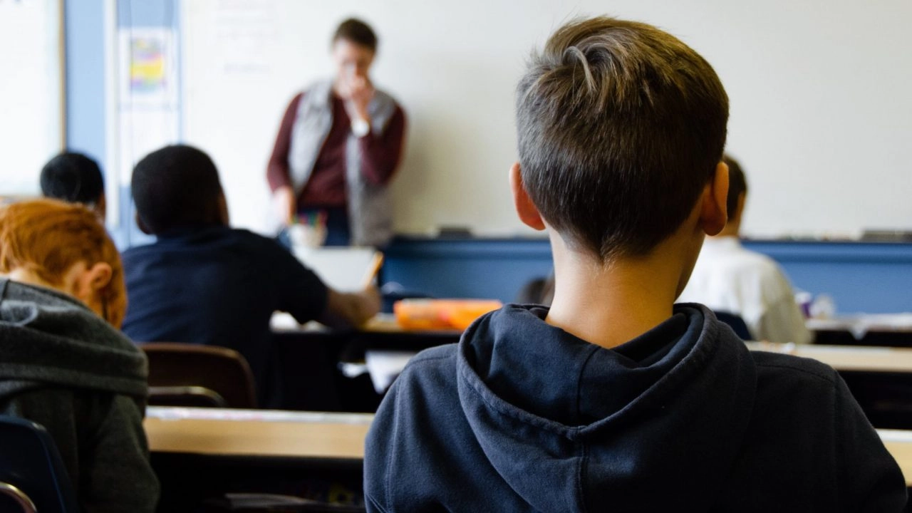 Il nome della scuole del paese non viene reso noto per tutelare il minore (foto d'archivio)