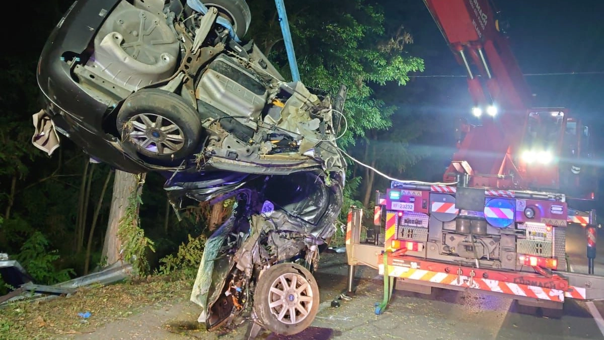 Quel che resta dell'auto della vittima