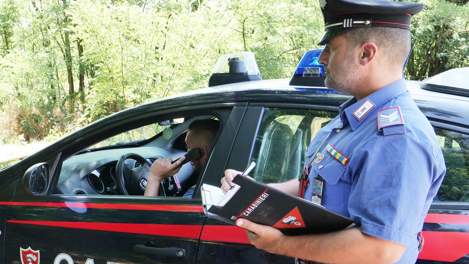 L'immediato intervento dei carabinieri ha evitato il peggio