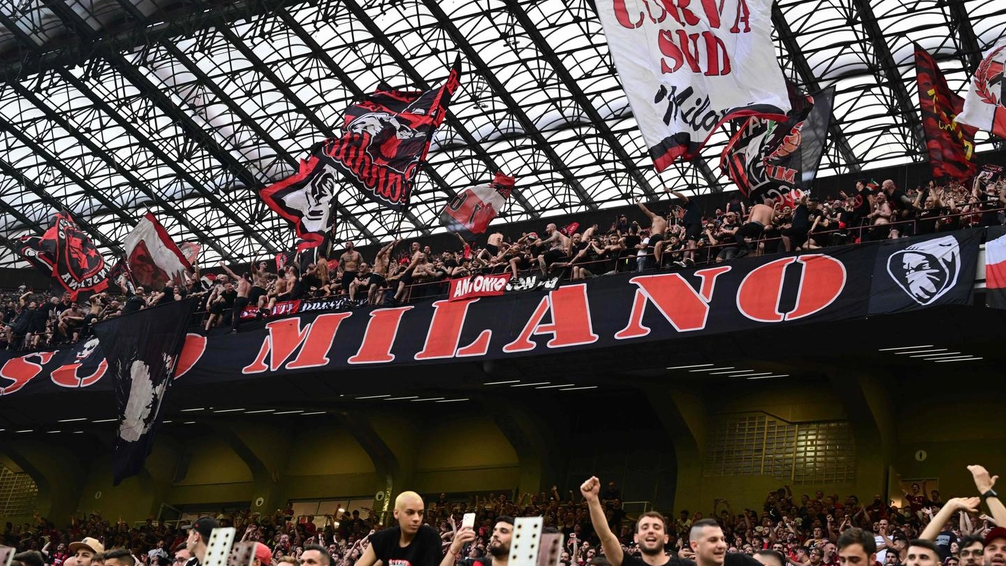 La curva del Milan
