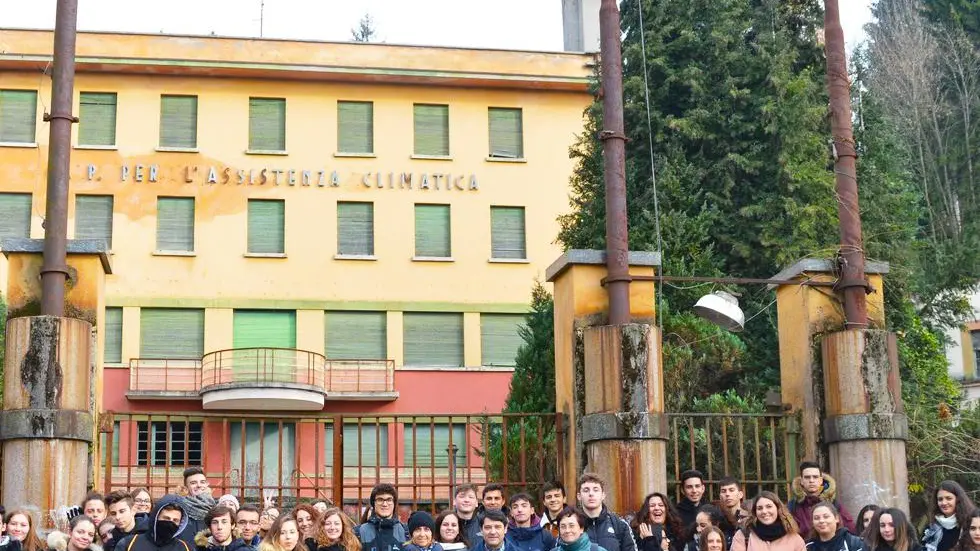 Per non dimenticare Il ritorno a Sciesopoli di cinque bambini scampati al nazismo Per non dimenticare Il ritorno a Sciesopoli di cinque bambini scampati al nazismo