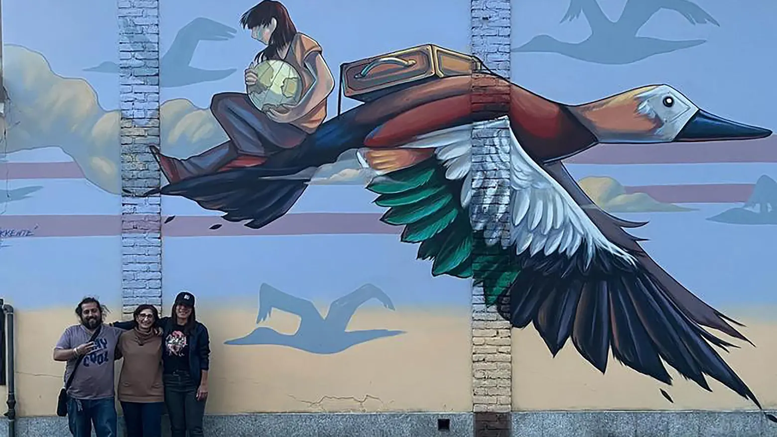 L’arte sui muri della città "Il mio volo controcorrente" L’arte sui muri della città "Il mio volo controcorrente"