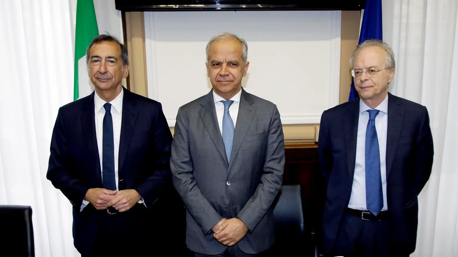Il sindaco Sala con il ministro Piantedosi e il prefetto Saccone Il sindaco Sala con il ministro Piantedosi e il prefetto Saccone