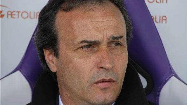 Mister Marino sta valutando se impostare la difesa del Brescia a tre giocatori p a quattro