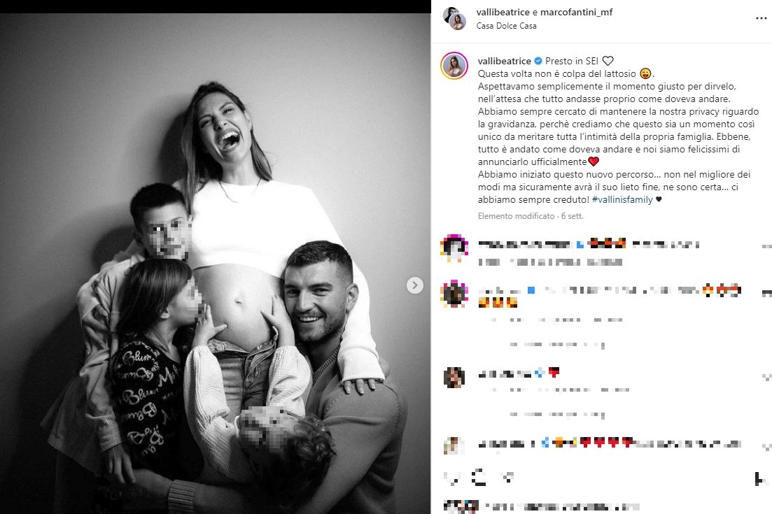 Beatrice Valli con il marito Marco Fantini  i figli (Foto Instagram)