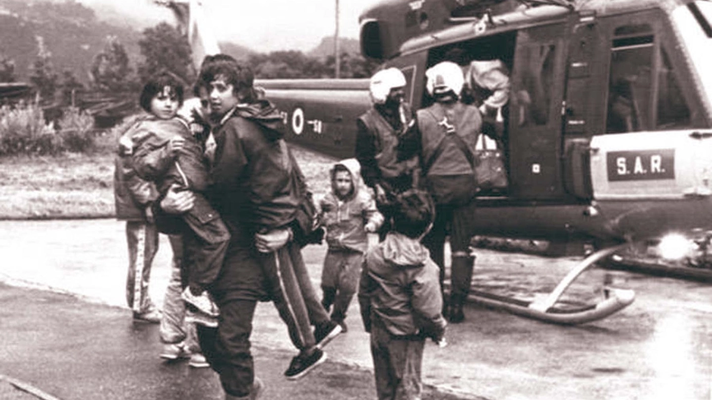 Evacuazione della popolazione per l'alluvione del 1987 (Anp)