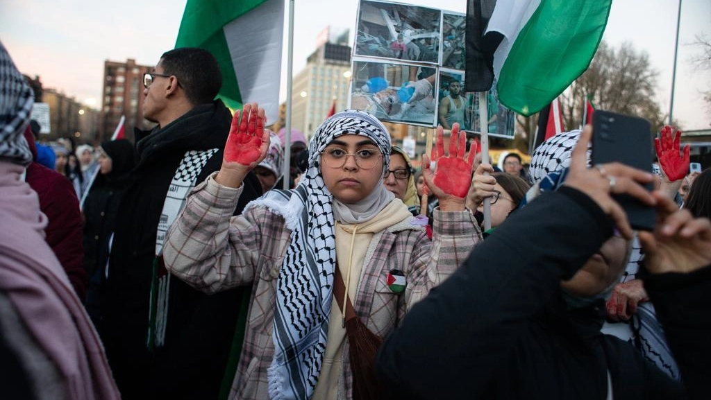 Una delle manifestazioni pro-Palestina che hanno affollato le strade di Milano nelle ultime settimane