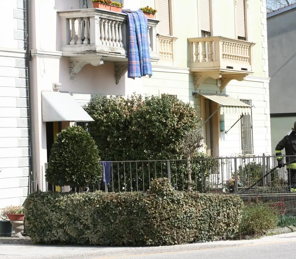 Incendio in una cucina Paura per un’anziana