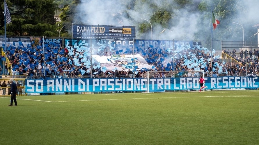 Serata da brividi al Rigamonti-Ceppi perché il pareggio non serve a nessuno: i blucelesti devono salvarsi, gli azzurri lottano per la promozione diretta.