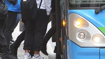 Timer sull’arrivo dei bus e pensiline con panchine Timer sull’arrivo dei bus e pensiline con panchine