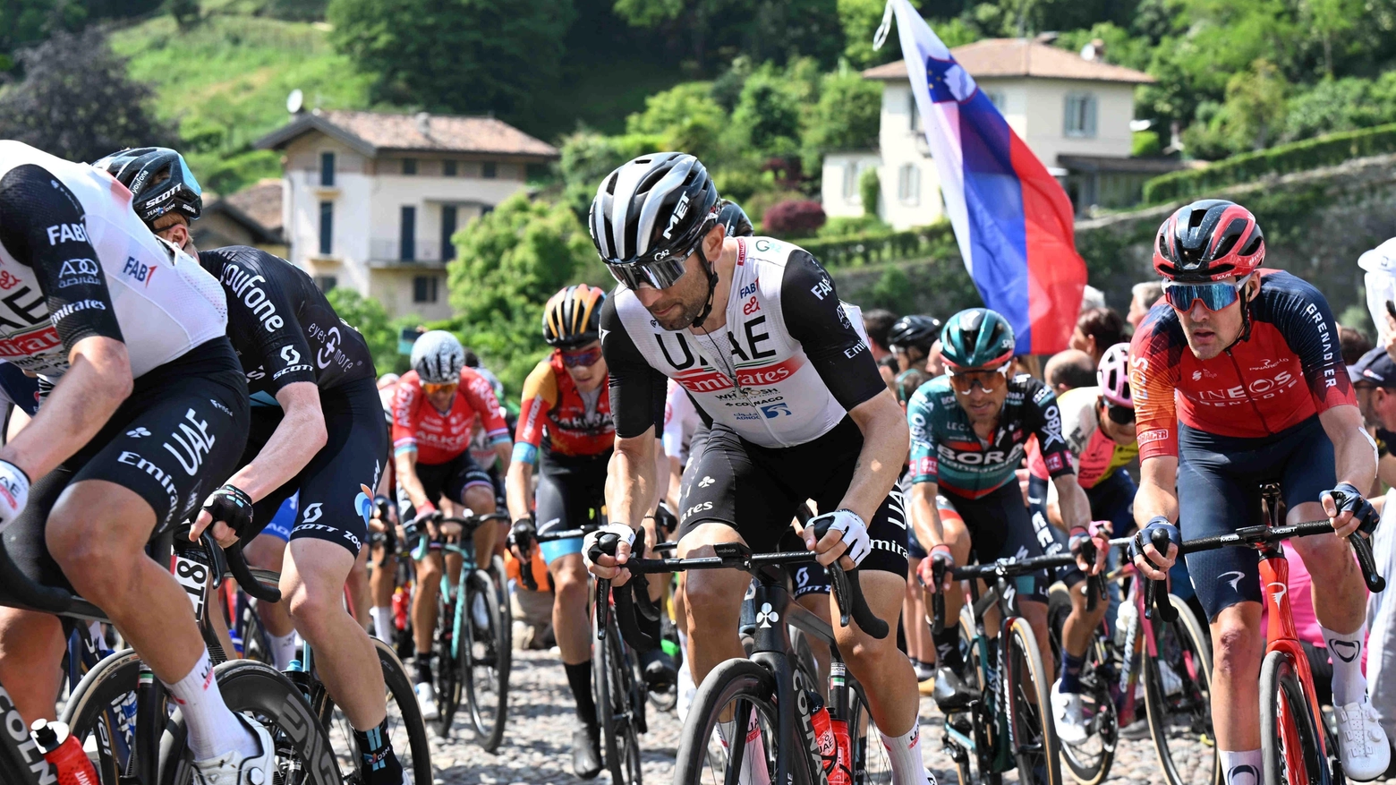 Già con un Daspo  fa il bis per un fumogeno  al Giro d’Italia