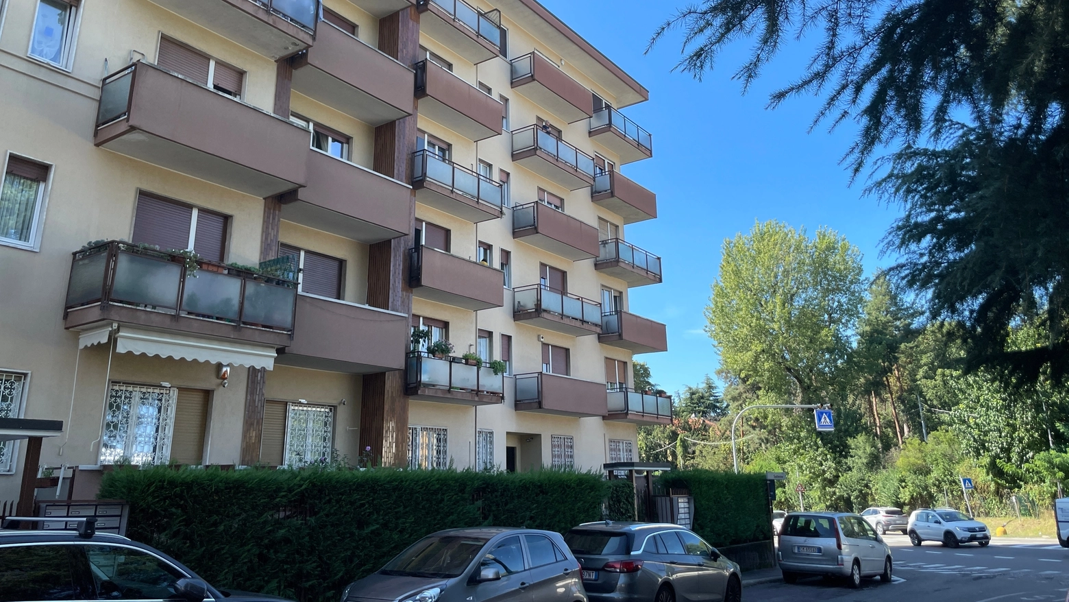 Il palazzo di Castellanza dove si è consumata la tragedia familiare