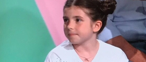Alice Caprioli, 8 anni, racconta la gioia e la tensione durante le votazioni: “Le canzoni? Tutte belle, difficile dare i voti ad altri bambini. Esperienza indimenticabile, lo rifarei”