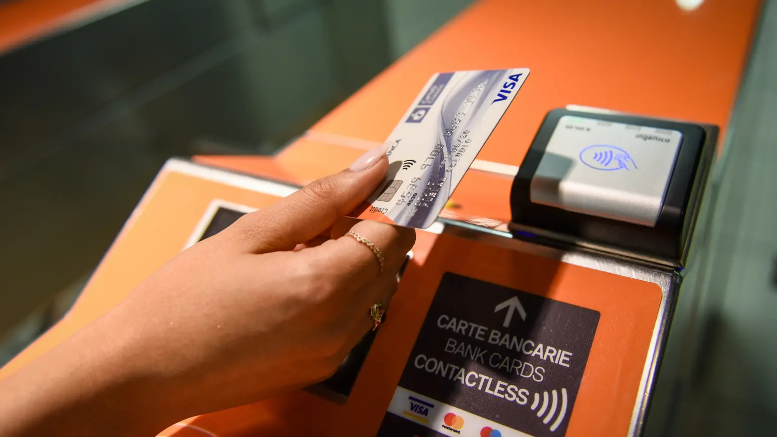 Sempre più digitale il biglietto sui mezzi dell'Atm a Milano Sempre più digitale il biglietto sui mezzi dell'Atm a Milano