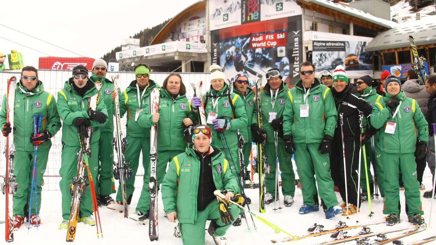 Un gruppo di maestri di sci del paese dell’Alta Valtellina