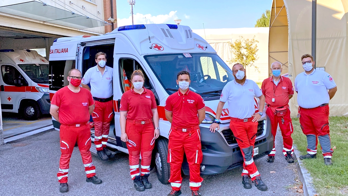 Opera, volontari della Croce Rossa