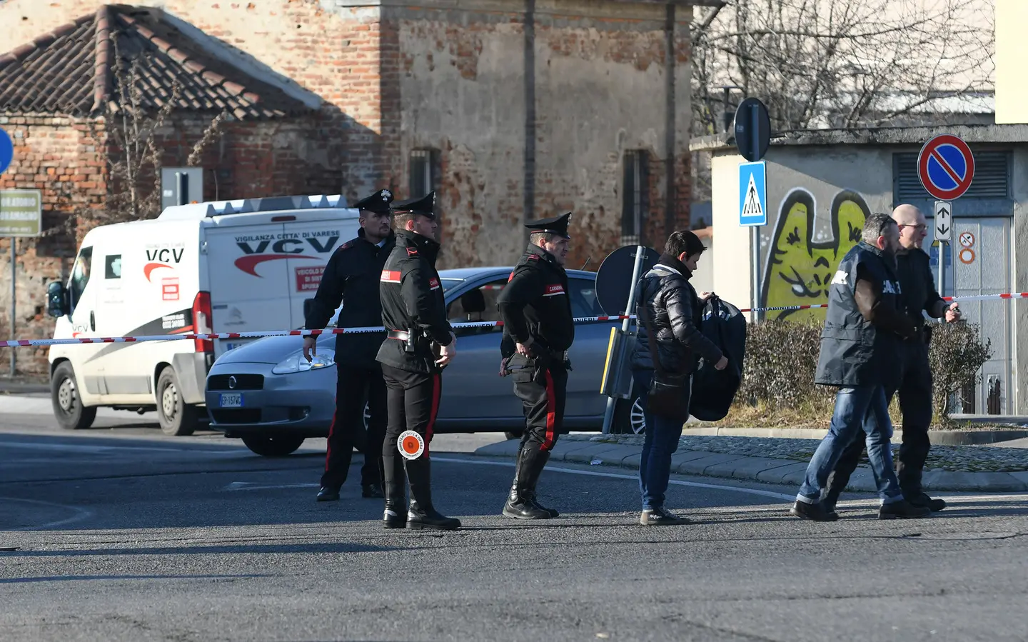 Peschiera Borromeo, assalto armato a un furgone portavalori: rubati 30mila euro