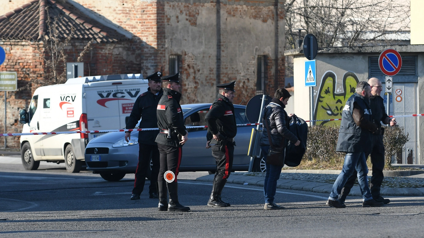 Carabinieri sul luogo dell'assalto (Canali)