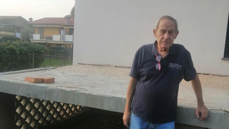 "Cantiere fermo ormai da mesi. È un incubo" "Cantiere fermo ormai da mesi. È un incubo"