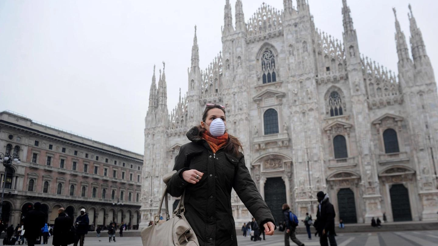 Smog a Milano, foto d'archivio - Ansa