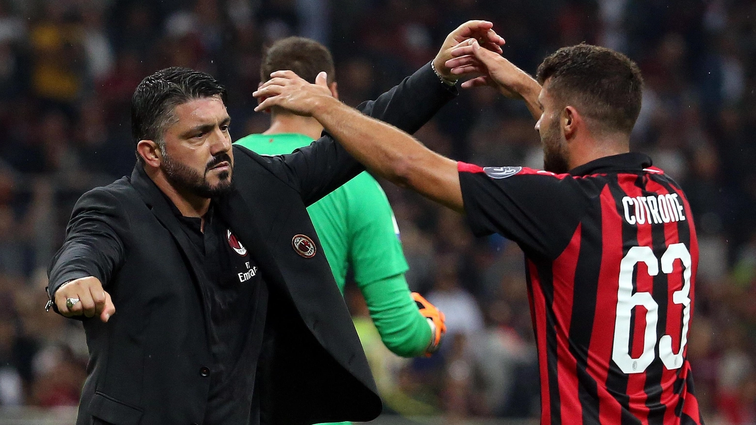 Gattuso abbraccia Cutrone dopo il gol