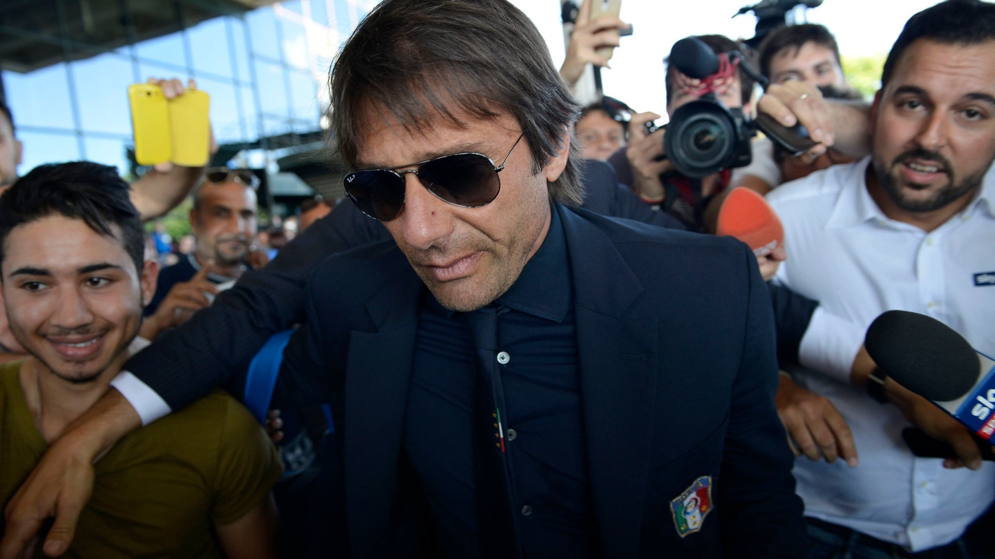Antonio Conte, ct uscente della Nazionale, atterra a Malpensa