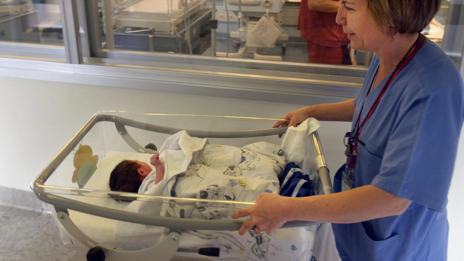 Un neonato in ospedale (foto di archivio)