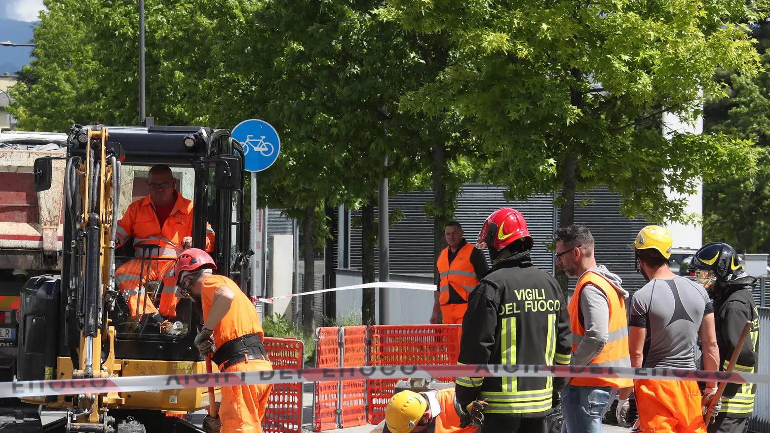 Allarme gas  Strada chiusa  per quattro ore