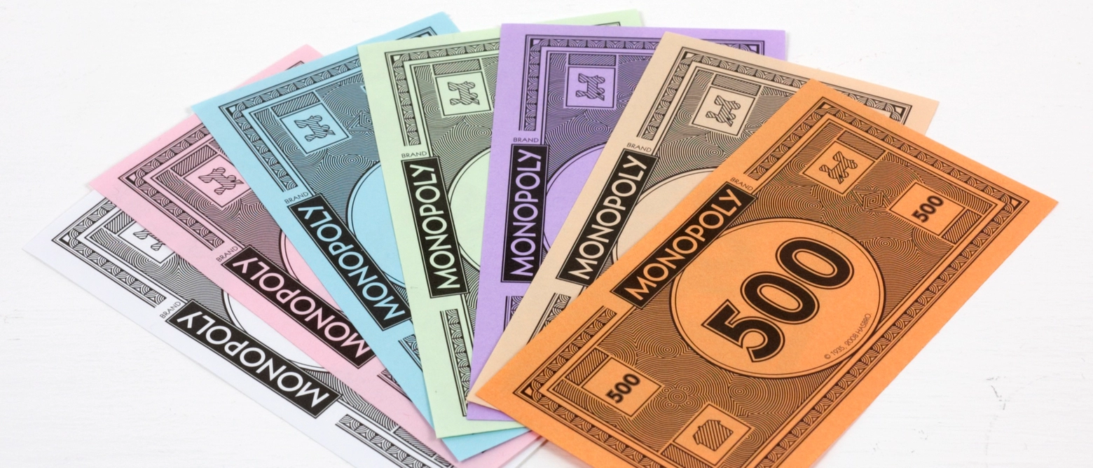 Pagare con le banconote del Monopoly: il sogno di ogni bambino diventa realtà