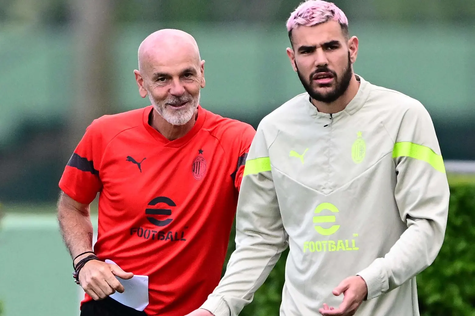 Stefano Pioli e Theo Hernandez