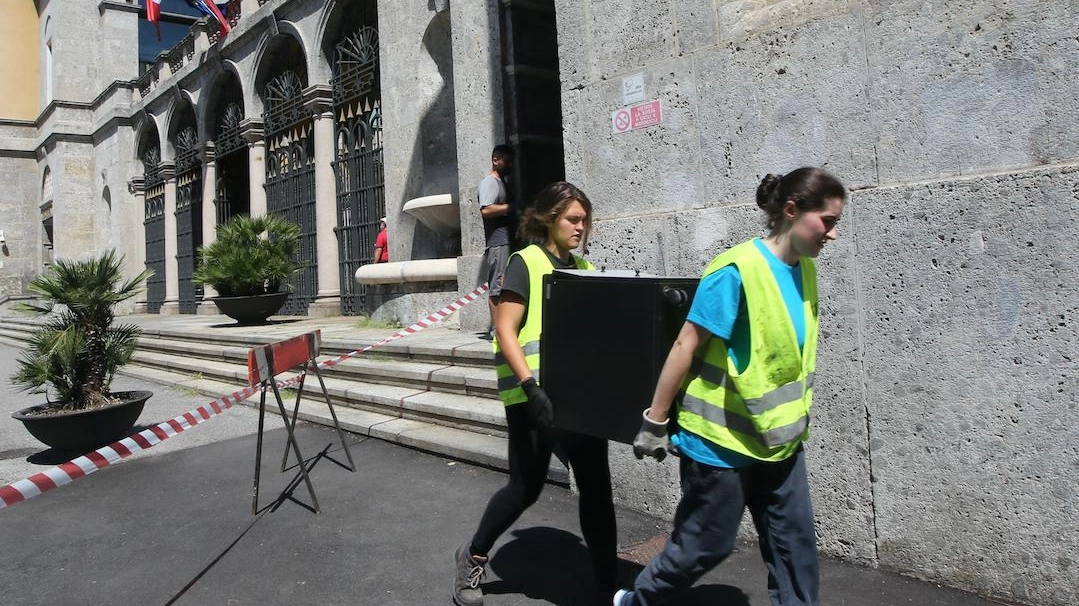 Il tetris del tribunale Il cantiere nell’ex procura sfratta giudici e avvocati Il tetris del tribunale Il cantiere nell’ex procura sfratta giudici e avvocati