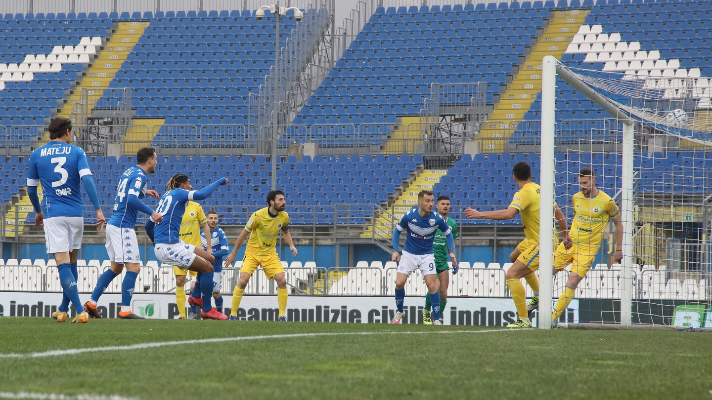 Brescia, il gol del 2-0 di Donnarumma