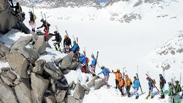 Adamello Ski Raid  Scialpinista di 42 anni  stroncato da malore