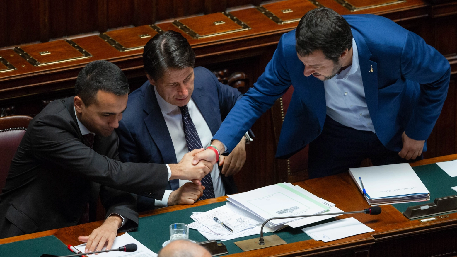 Il premier Conte tra Di Maio e Salvini (Ansa)
