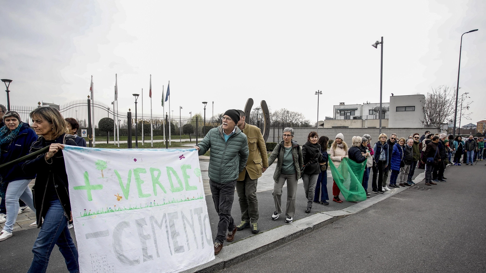 "La Maura non si tocca, no cemento"