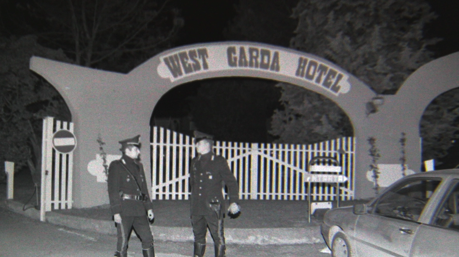 Carabinieri a Padenghe sul Garda sul luogo dell'omicidio del 21 maggio 1997