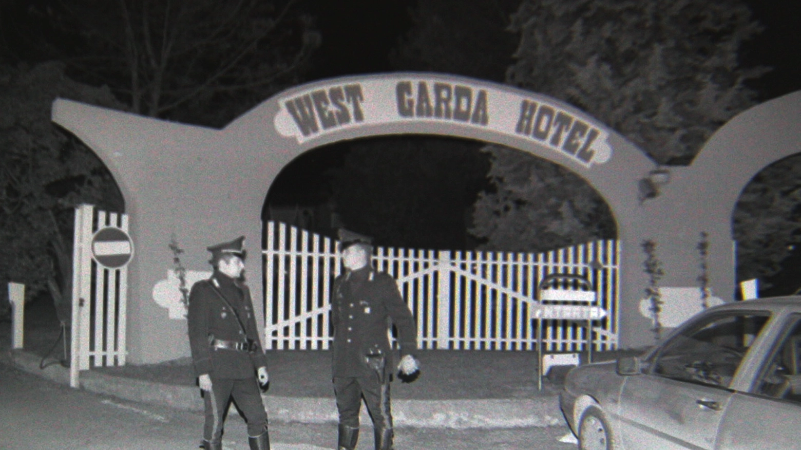 Carabinieri a Padenghe sul Garda sul luogo dell'omicidio del 21 maggio 1997 Carabinieri a Padenghe sul Garda sul luogo dell'omicidio del 21 maggio 1997