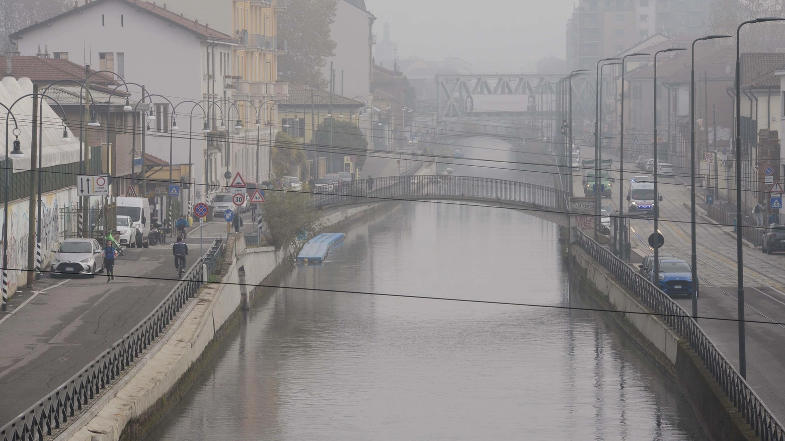 Nebbia sul Naviglio Grande a Milano