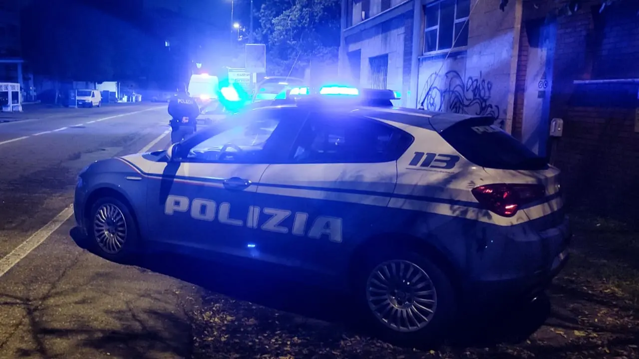 Controlli notturni della Polizia di Stato Controlli notturni della Polizia di Stato