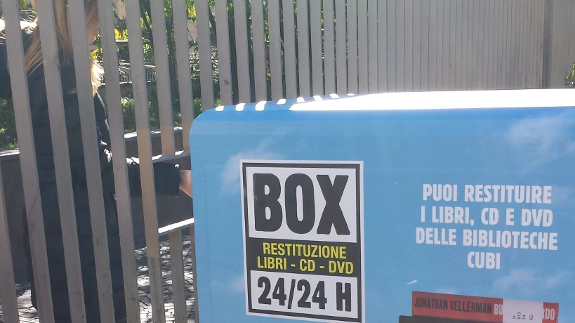 il box fuori dalla biblioteca