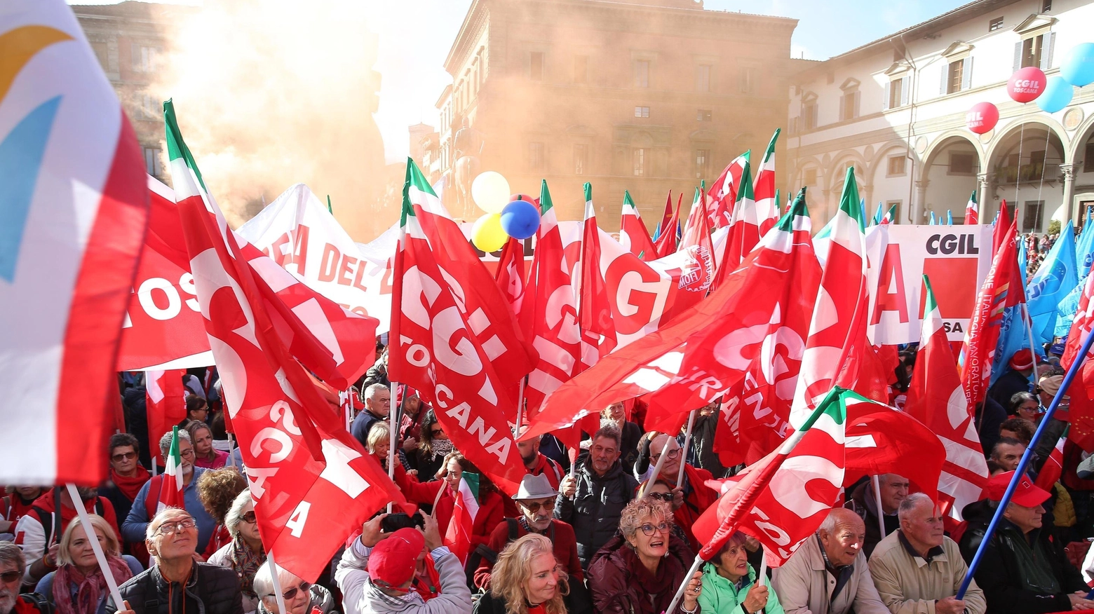 La manovra nel mirino. I sindacati in piazza La manovra nel mirino. I sindacati in piazza